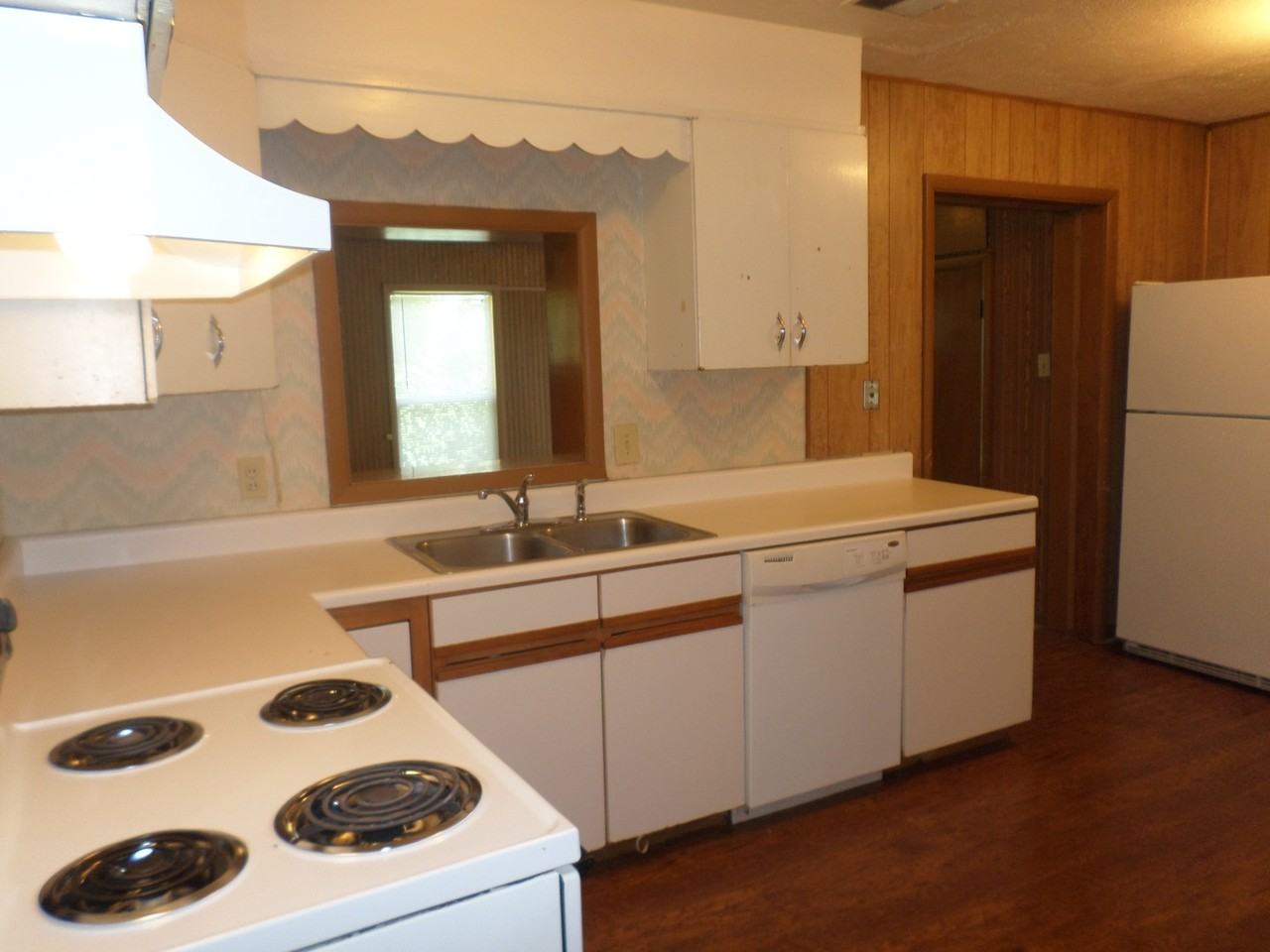 1422 Harry Road - Photo 6 of 14