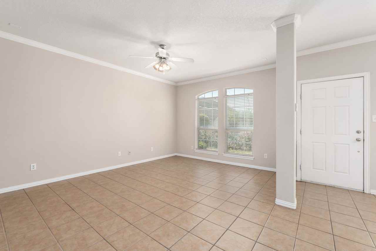 1001 Krenek Tap Road #502 - Photo 6 of 21