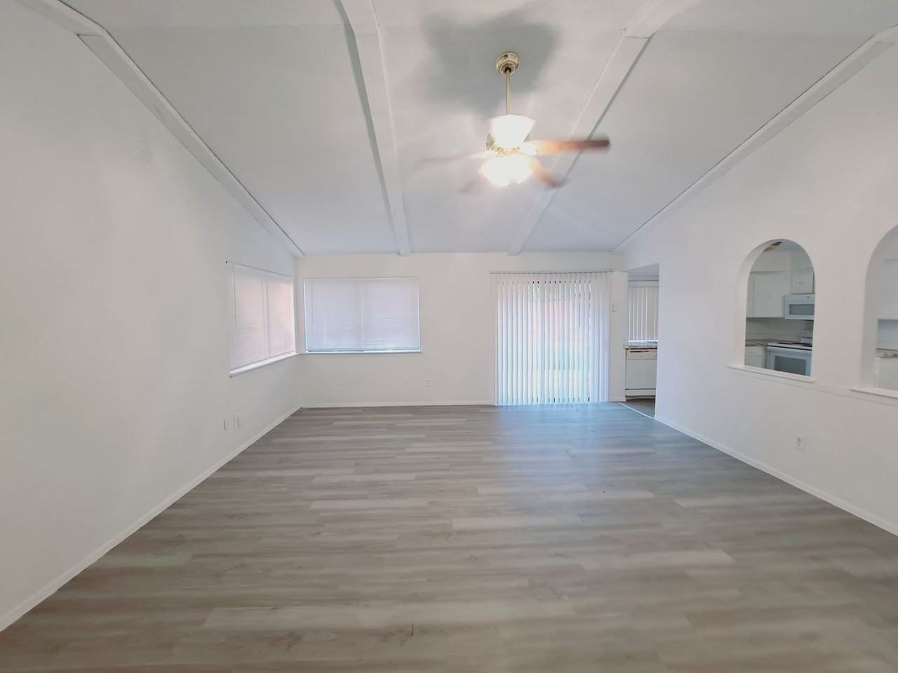 3517 Hillridge Dr - Photo 2 of 20