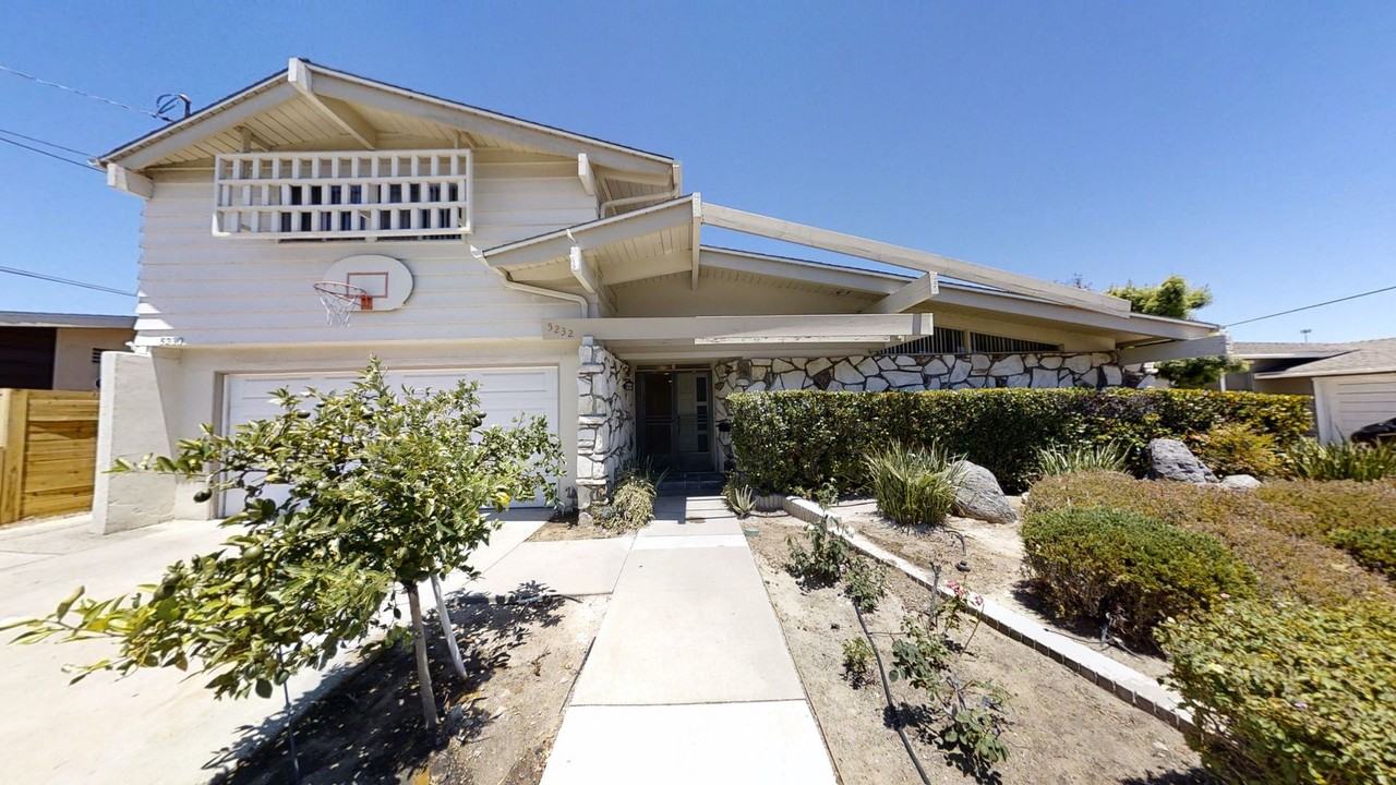 5232 Prosperity Lane - Photo 6 of 37