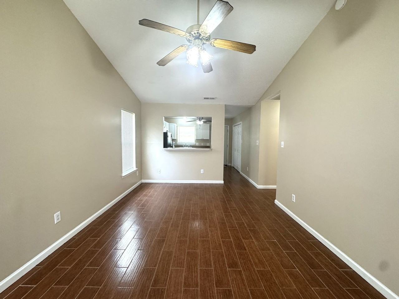 1076 W Pueblo Dr - Photo 2 of 15