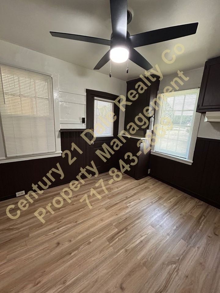 1456 South George Street - Photo 4 of 19