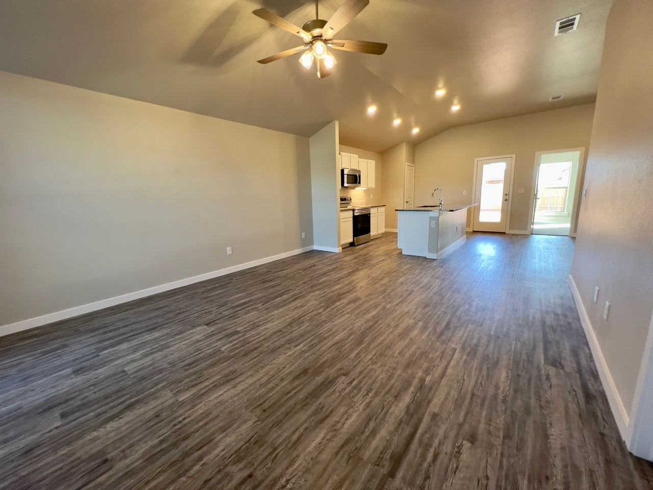 3214 Aberdeen Ave - Photo 5 of 19