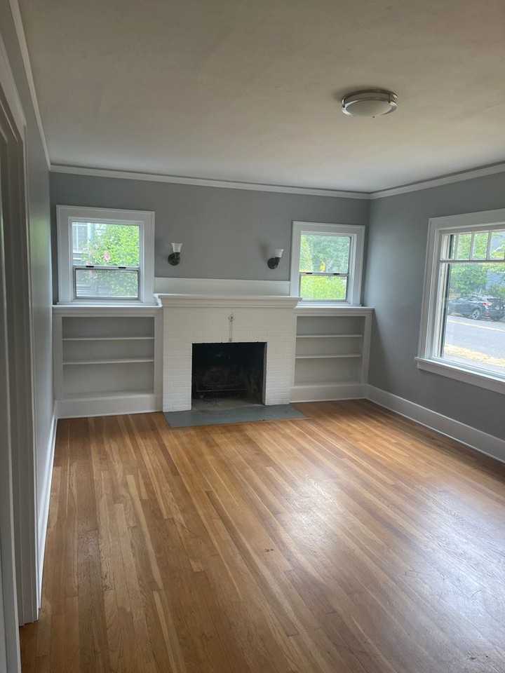 3935 Northeast 15th Avenue - Photo 2 of 19