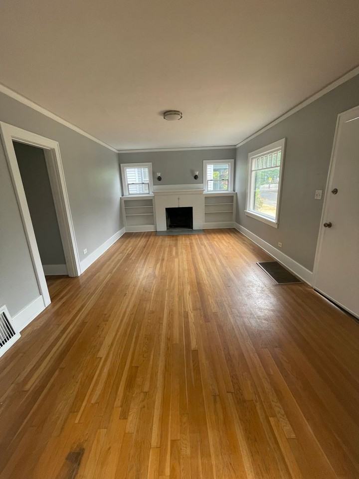 3935 Northeast 15th Avenue - Photo 3 of 19