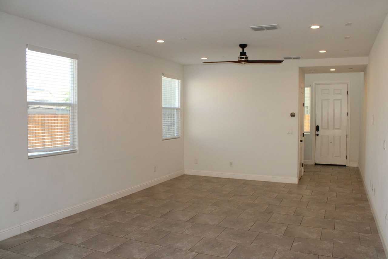 1345 Orchid Court - Photo 4 of 31