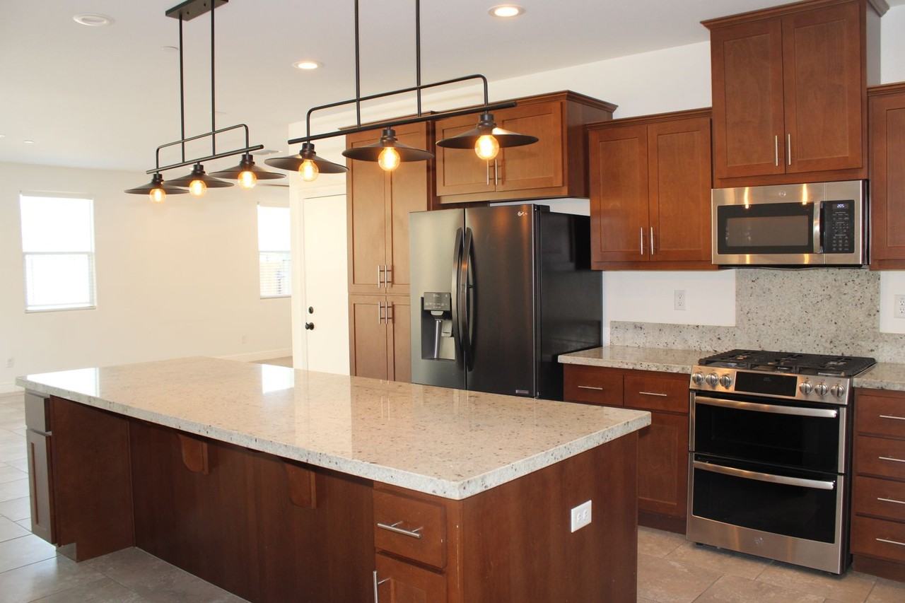 1345 Orchid Court - Photo 5 of 31