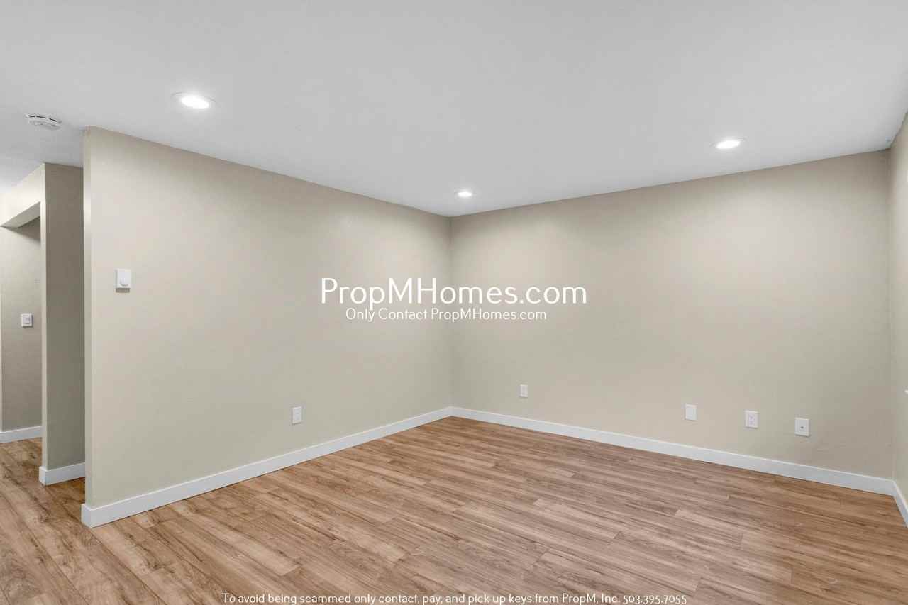 1218 15th St - Photo 3 of 21