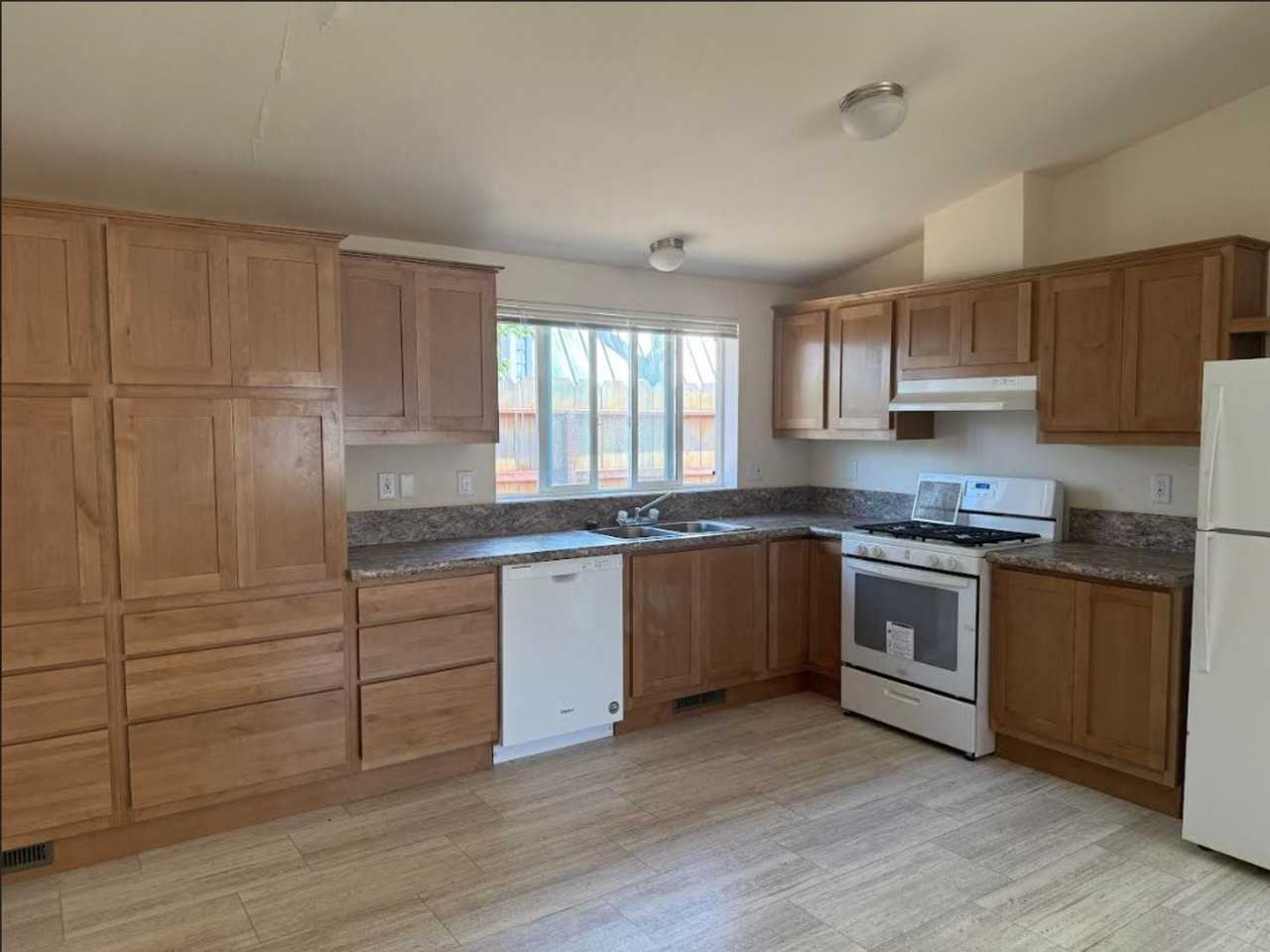 6648 Dolores Dr - Photo 3 of 7
