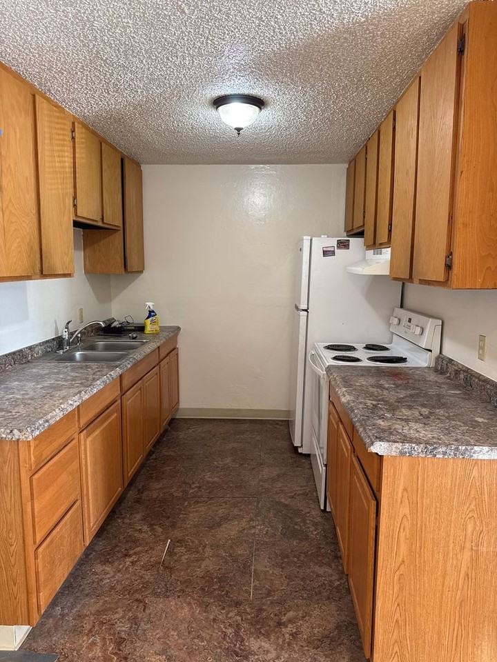 100 100 S 700 W - Photo 2 of 8