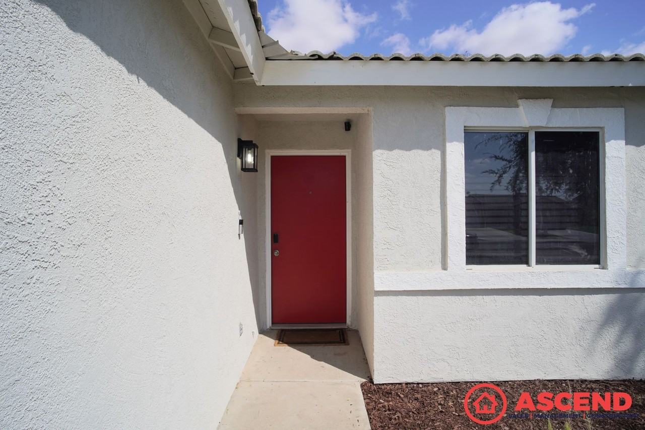 552 Sunset Meadow Ln - Photo 2 of 22