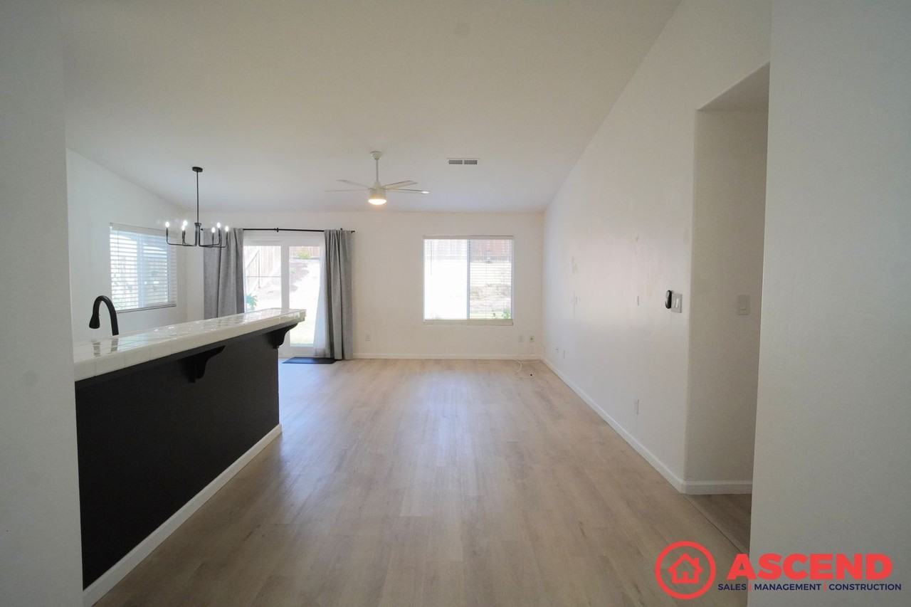 552 Sunset Meadow Ln - Photo 3 of 22