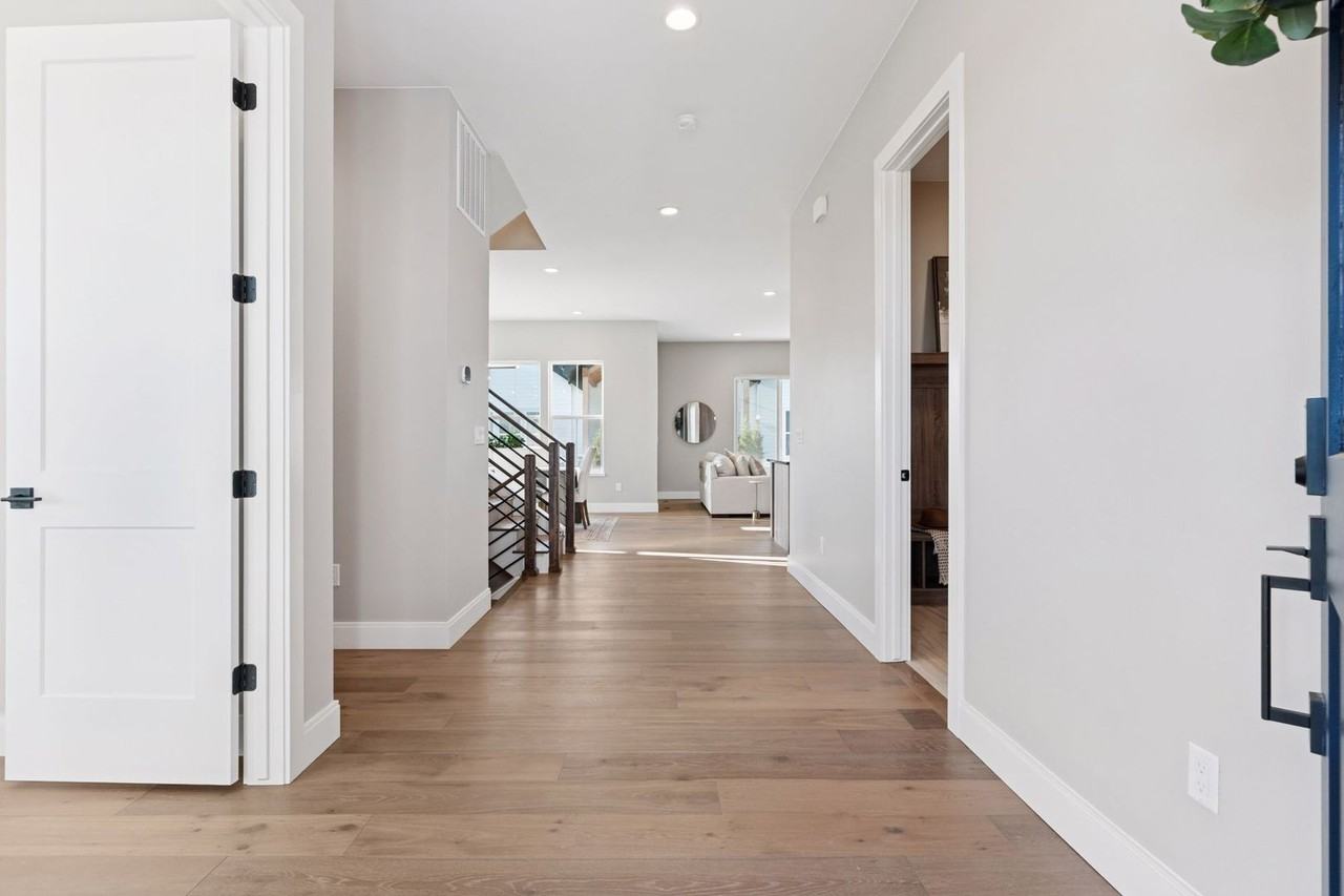 1426 Swan Peter Dr - Photo 4 of 50