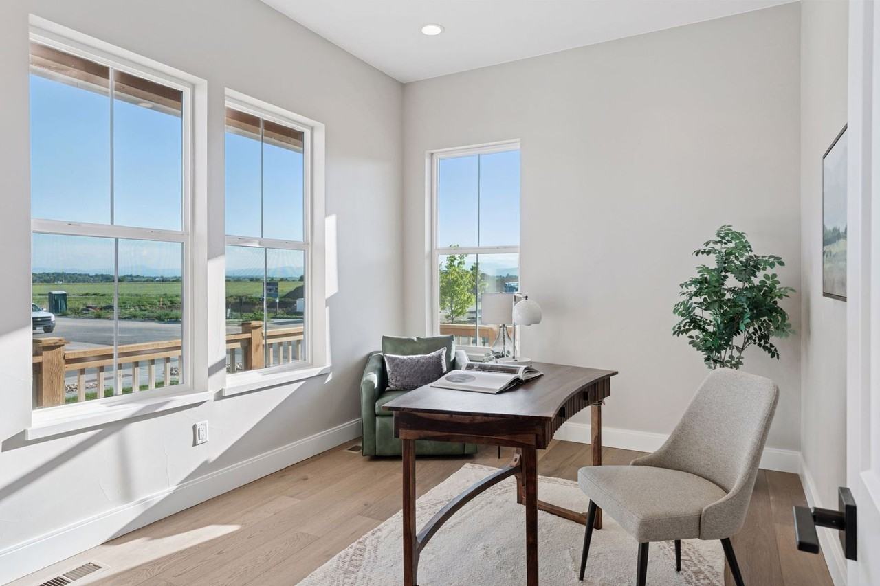 1426 Swan Peter Dr - Photo 6 of 50