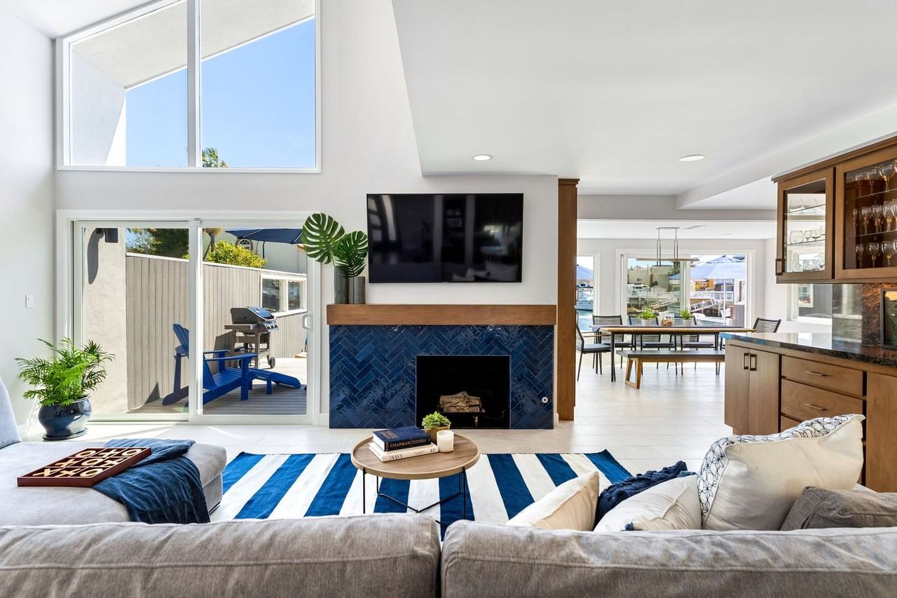 3810 W Hemlock St - Photo 2 of 50