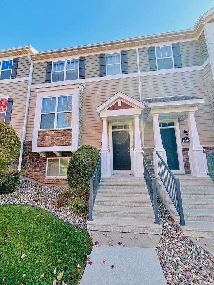 11300 Sand Castle Dr #D - Photo 2 of 33