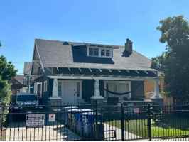 featured image of 1378 W 30th St