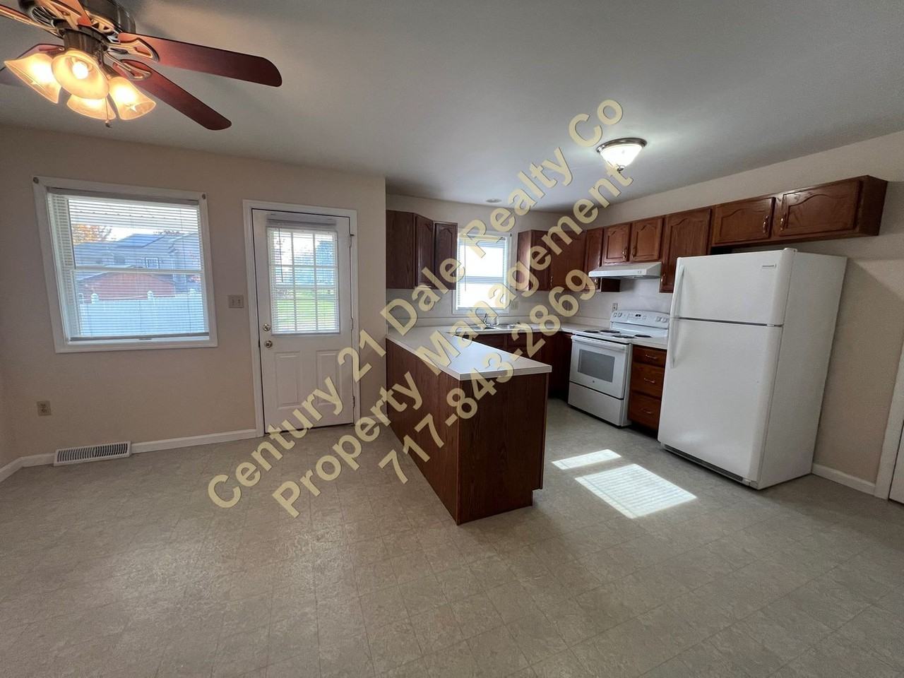 2922 Village Square Dr - Photo 2 of 19