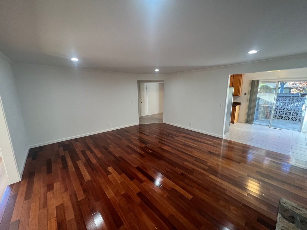 1265 W Washington Ave - Photo 5 of 14