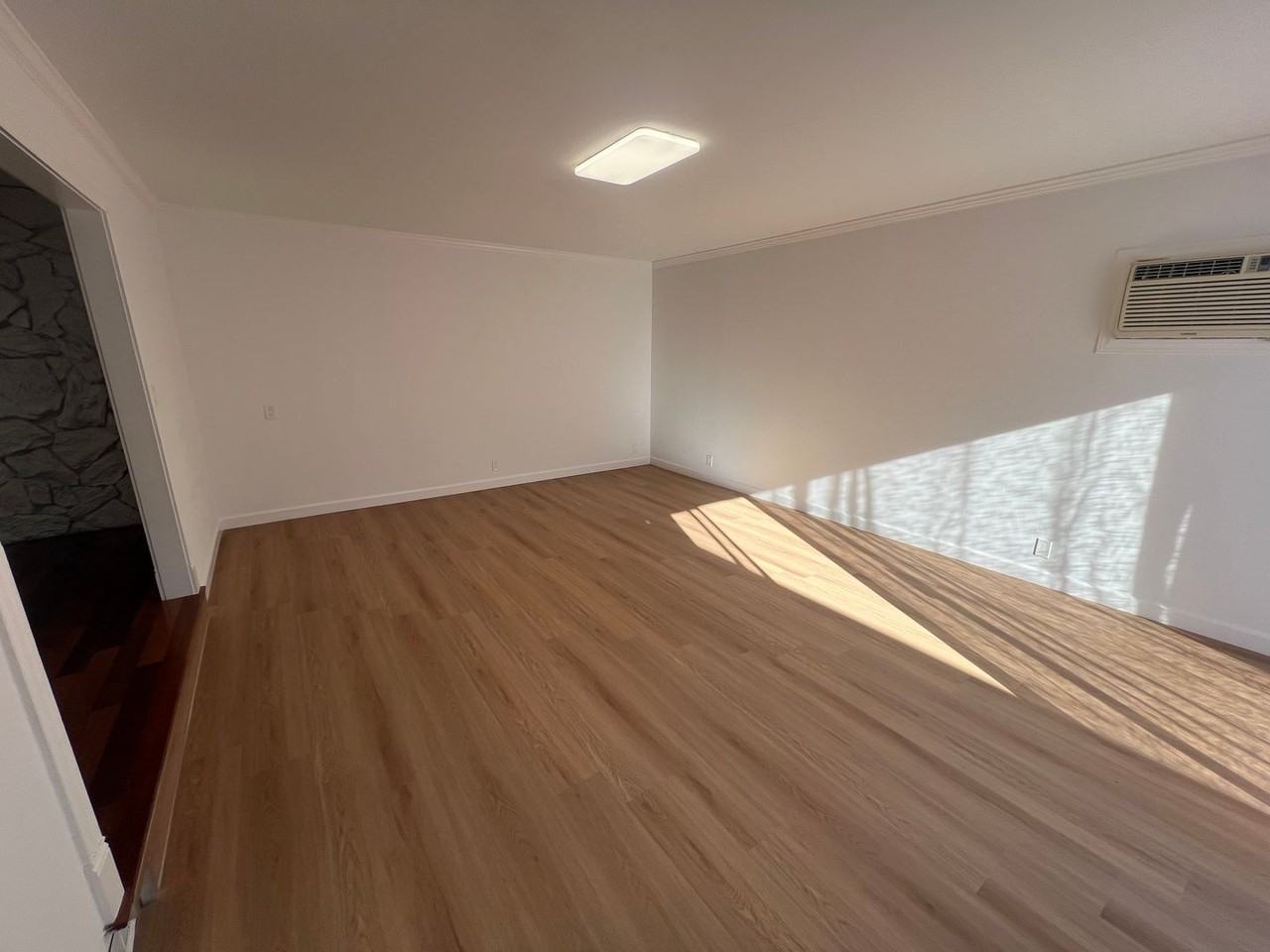 1265 W Washington Ave - Photo 6 of 14