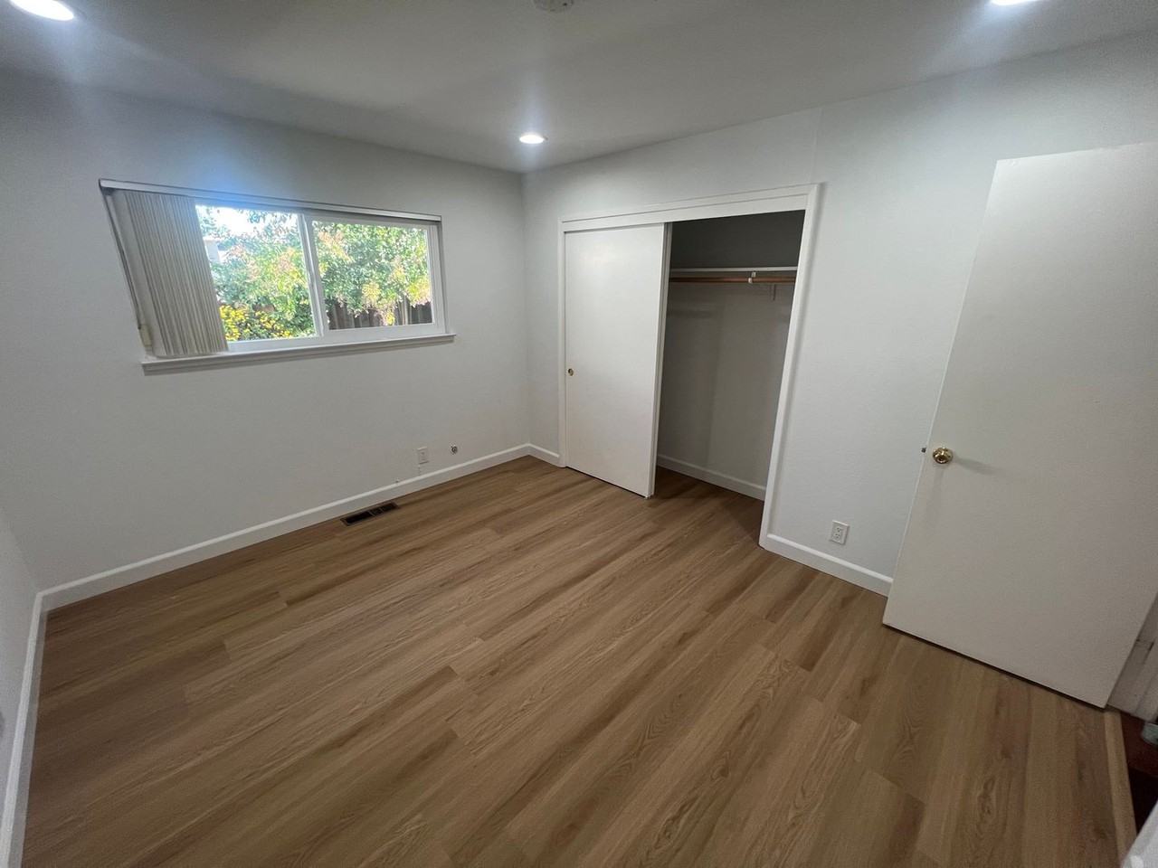 1265 W Washington Ave - Photo 7 of 14