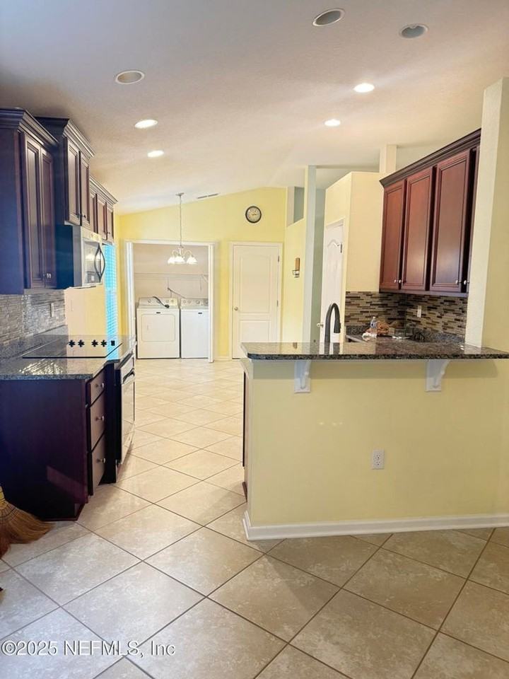 54 Colorado Springs Way - Photo 3 of 5
