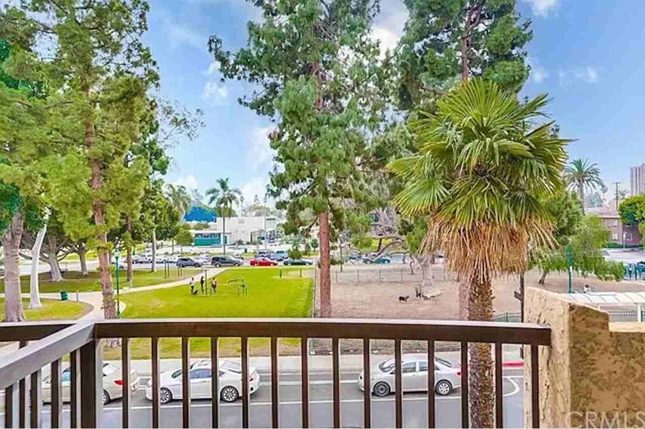 2015 E Broadway #302 - Photo 5 of 17