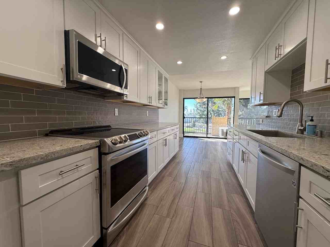 2015 E Broadway #302 - Photo 6 of 17