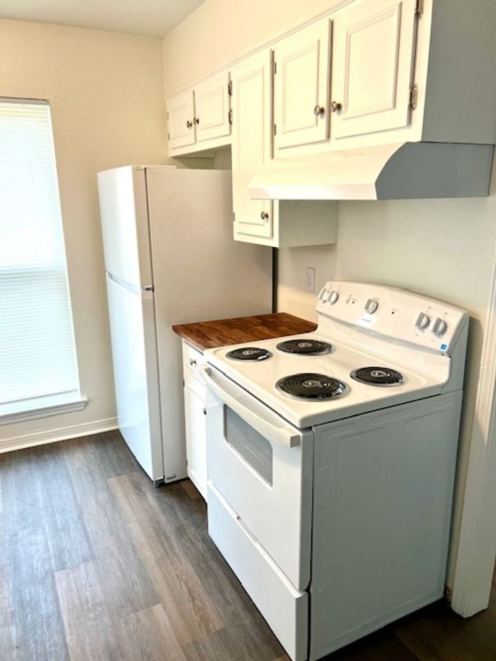 9301 Cottage Park Dr S - Photo 3 of 19