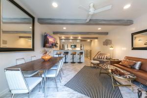 featured image of 989 Tahoe Boulevard