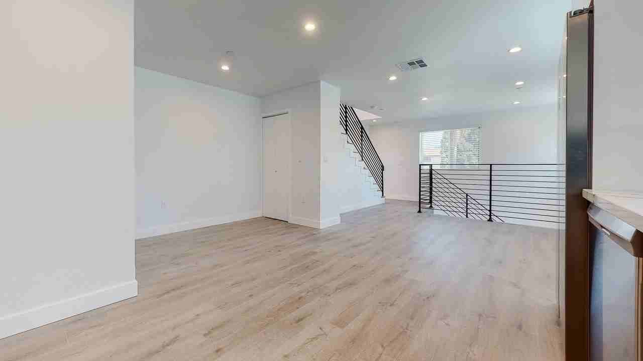 1435 S Westmoreland Ave - Photo 7 of 26