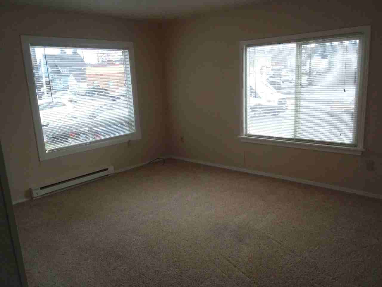 114 W. Cedar St/Gateway Apts - Photo 4 of 9