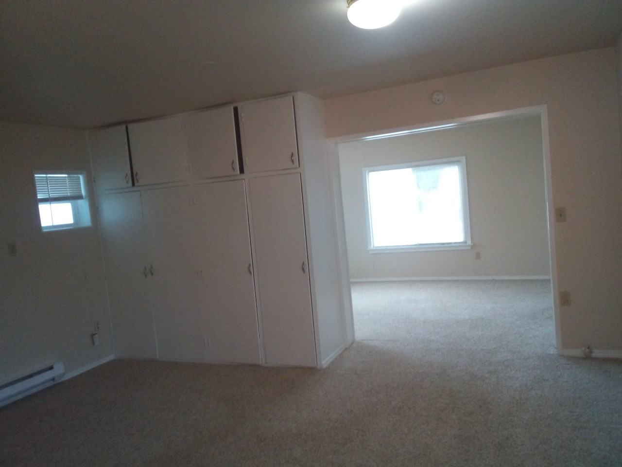 114 W. Cedar St/Gateway Apts - Photo 5 of 9