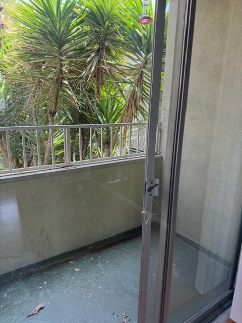 725 North Sycamore Avenue - Photo 2 of 19