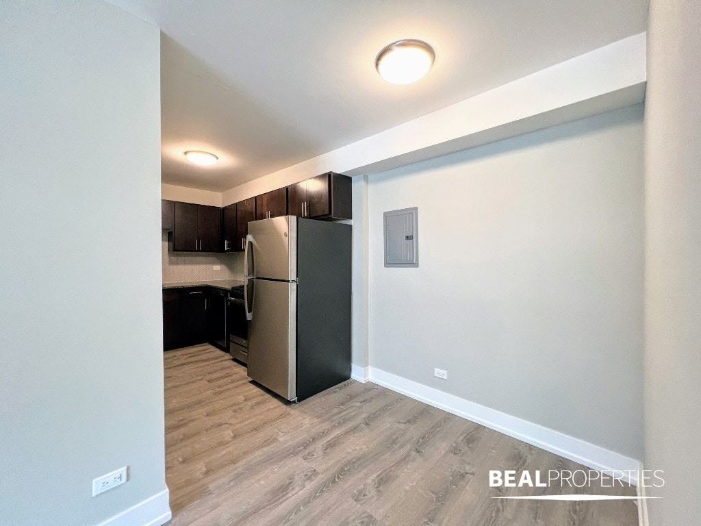 532 West Surf Street, Unit 1 - Photo 5 of 9