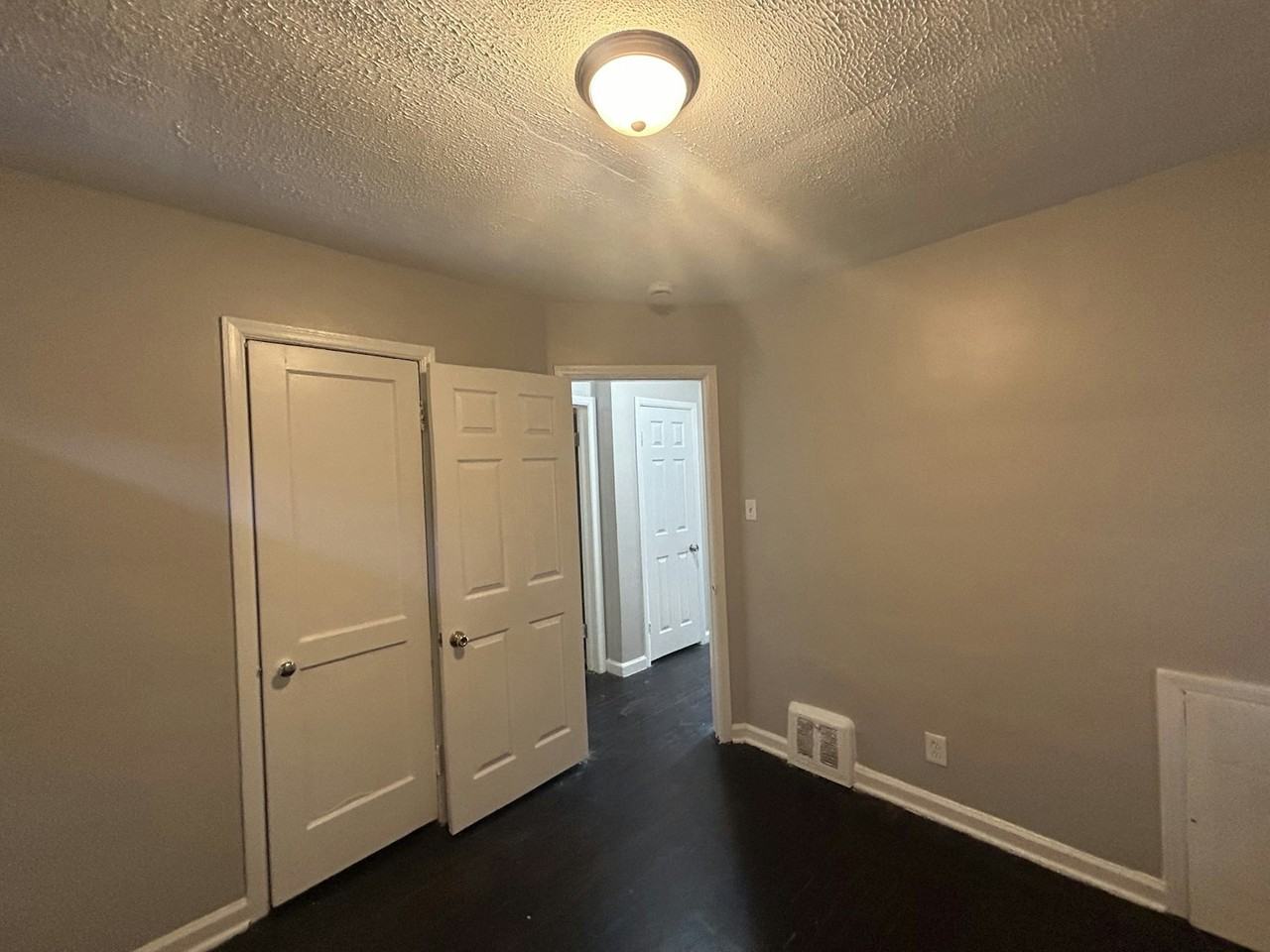 16544 Saint Marys Street - Photo 6 of 9