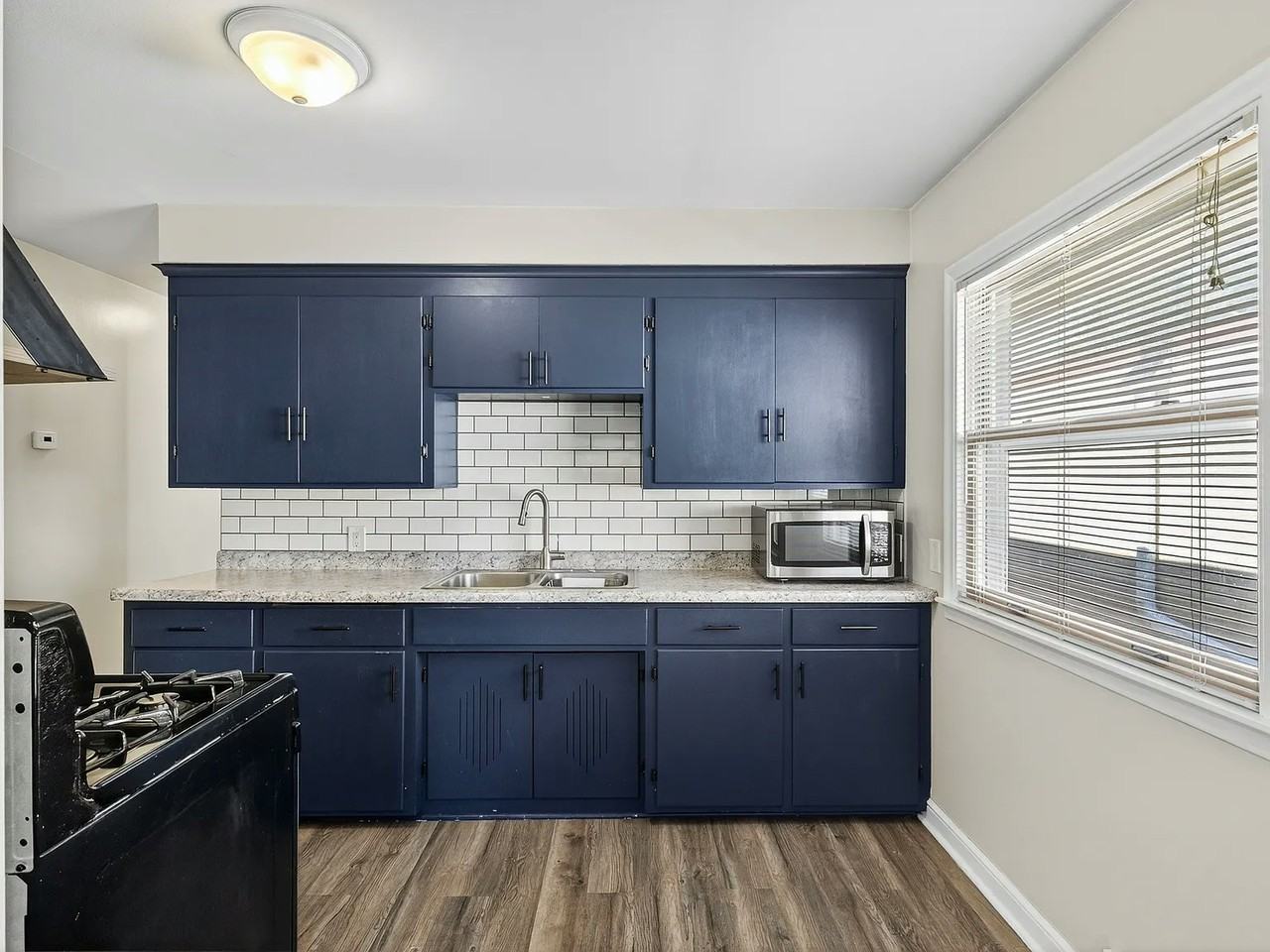 5212 Bloomington Ave - Photo 5 of 17