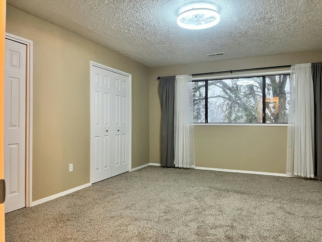 13806 NW 10th Ct Unit C - Photo 4 of 7