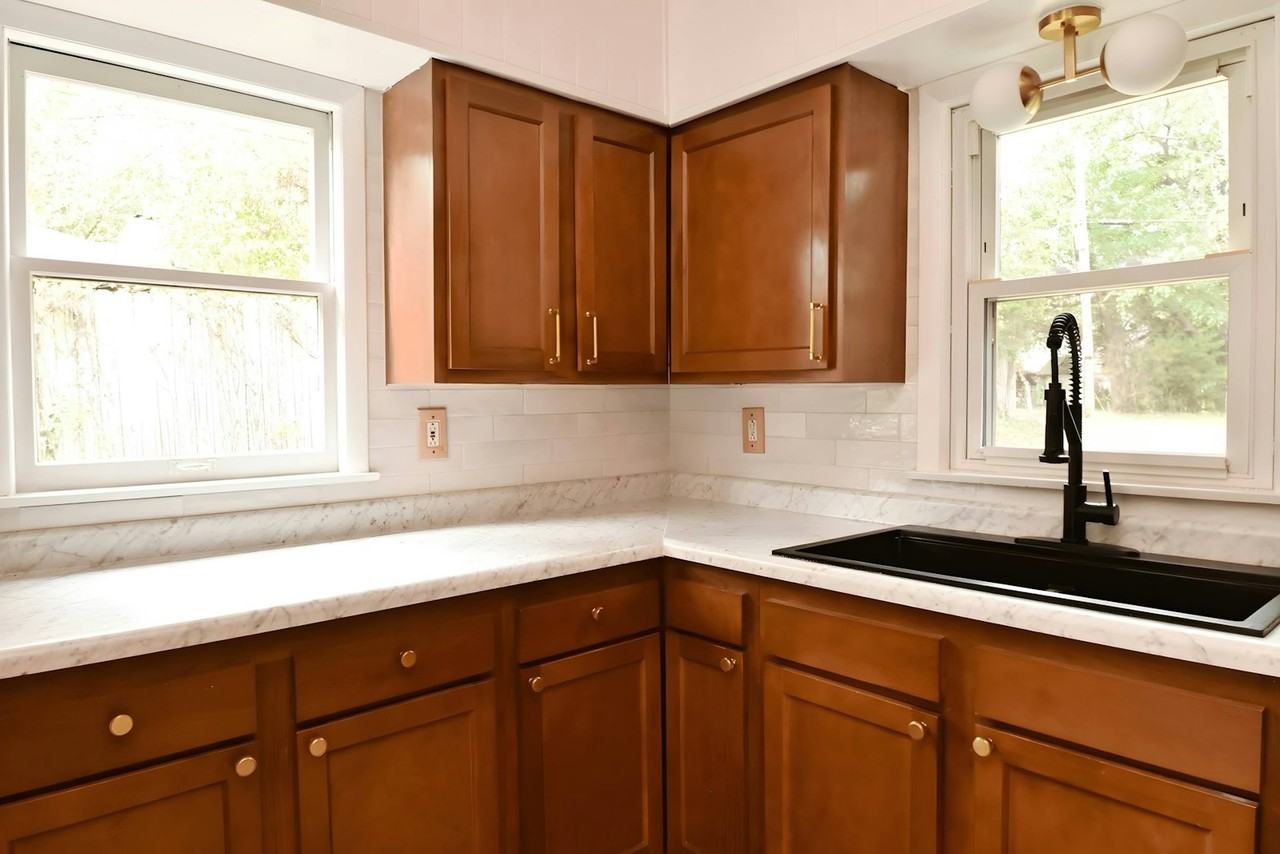 1431 E Rouse Ave - Photo 7 of 24