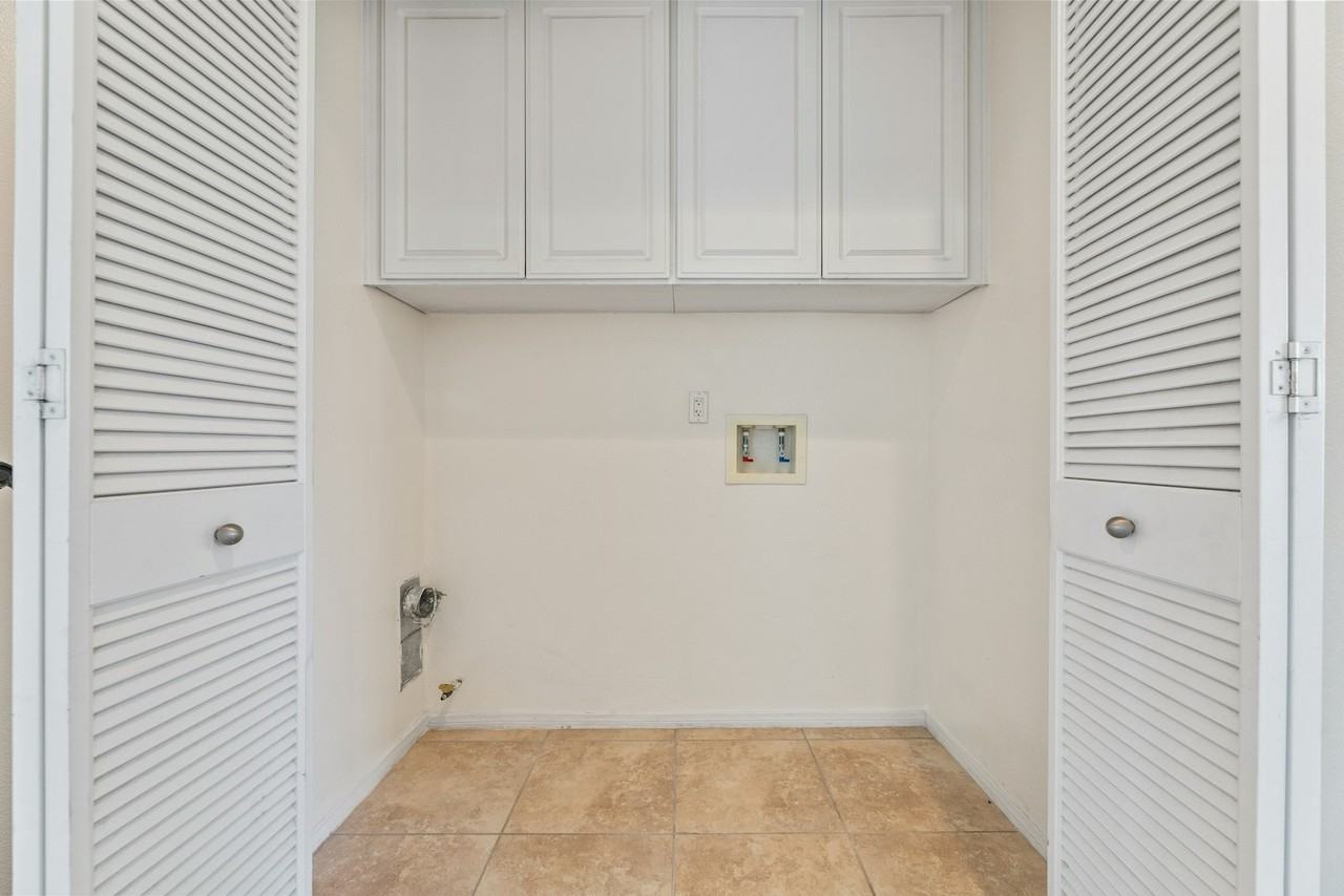 1460 Patricia Avenue - Photo 7 of 10