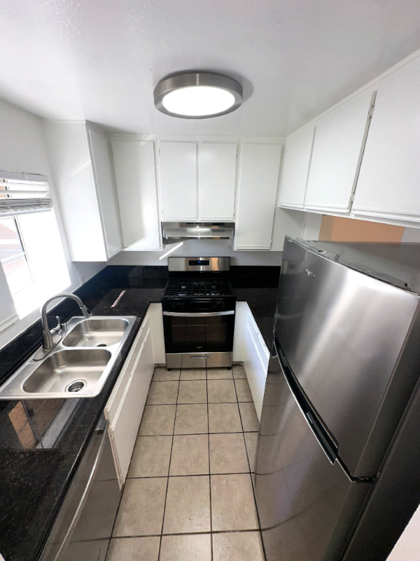 8722 Burton Way - Photo 4 of 7