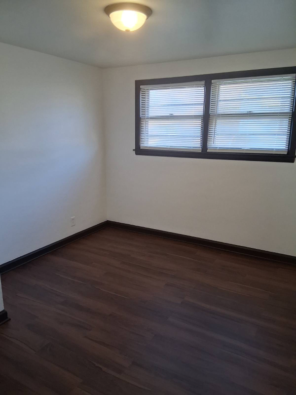 4900 N 40th St - Photo 6 of 14