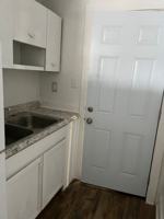 featured image of 713 W Adams St