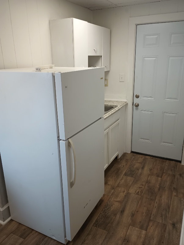 713 Adams Street - Photo 5 of 8