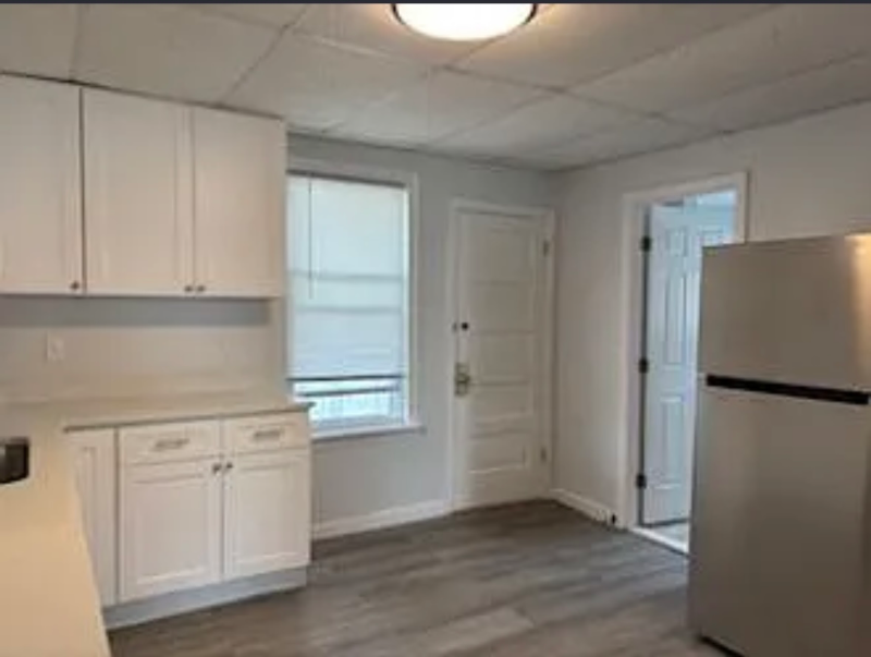 202 Pine St #3 - Photo 2 of 12