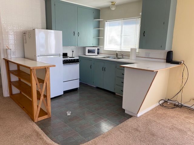 1727 Northeast 17th Street #B - Photo 5 of 11