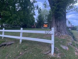 featured image of 920 Riverview Dr