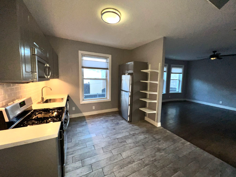 3105 W Diversey Ave #1R - Photo 7 of 10