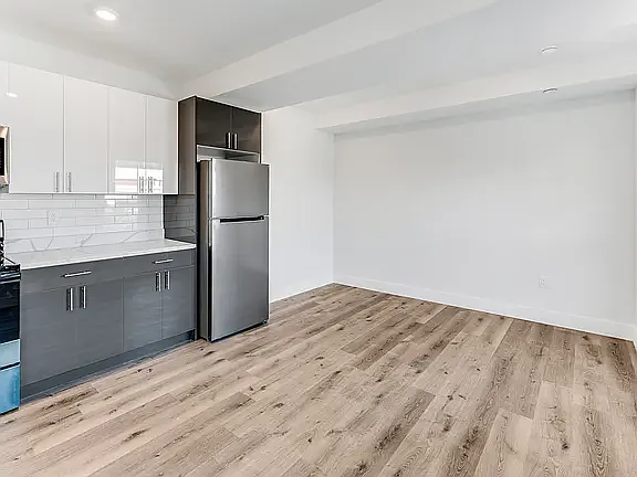 4701 Chestnut Street #10 - Photo 6 of 15