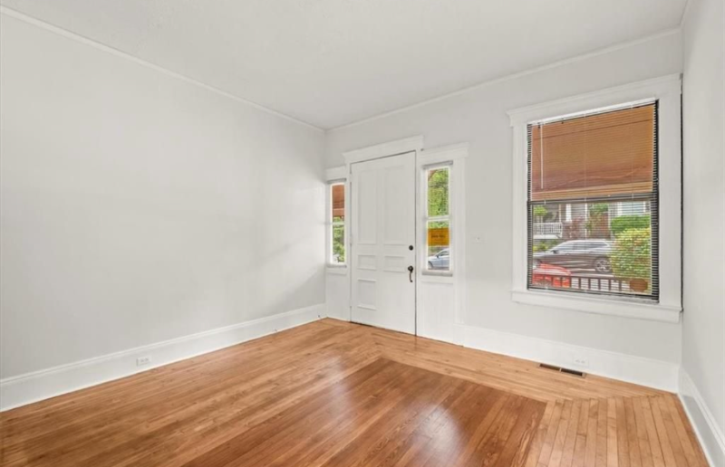 740 Oakland Avenue Southeast #B - Photo 3 of 10